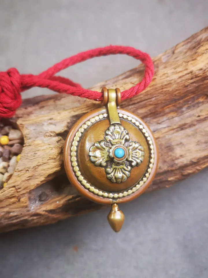 Gandhanra Acient Gau Ghau Shrine, Unique Round Tibetan Buddhist Altar Amulet Pendant