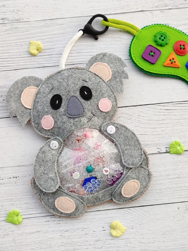 Koala I spy bag pattern for toddlers, I spy game, Busy Bag activity tutorial, Autism sensory toys for kids, Felt toy pattern, Travel Toys