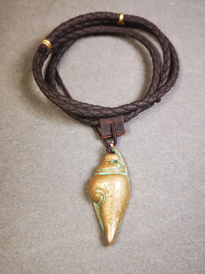 Gandhanra Handmade Small Shankha(Divine Conch) Badge,Tibetan Buddhist Protective Amulet Pendant,Made of Lima Brass