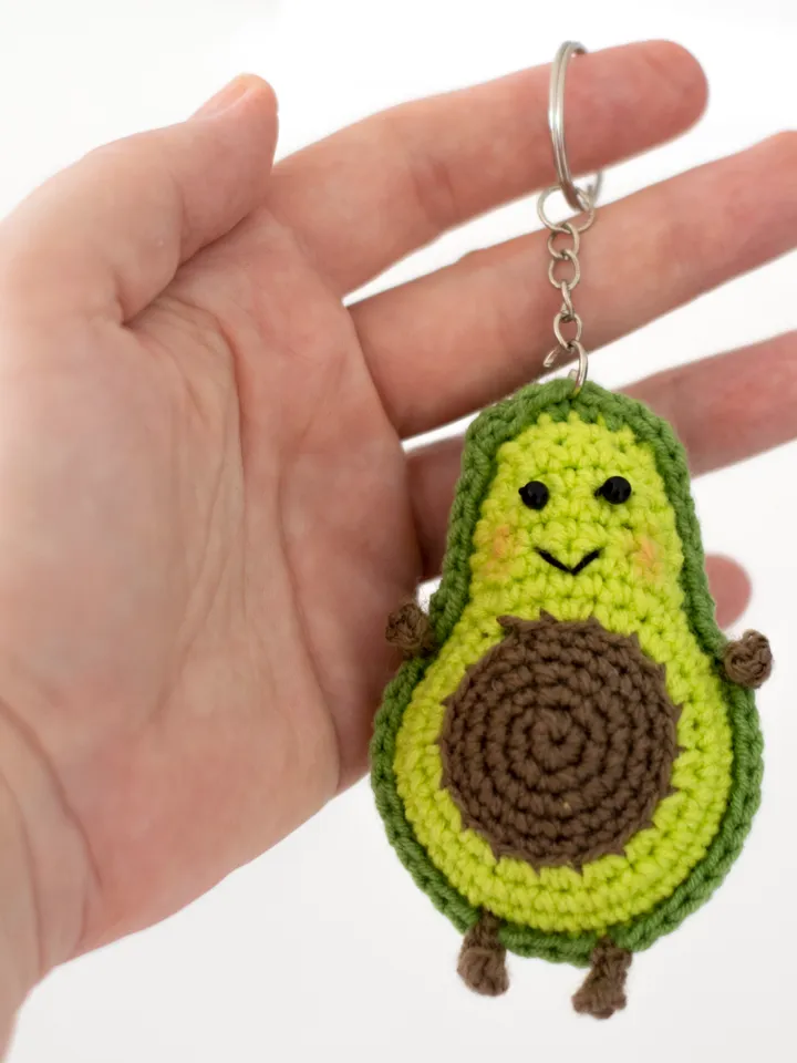 Avocado keychain, crochet toy, cute avocado amigurumi, gift for vegan, keyrings