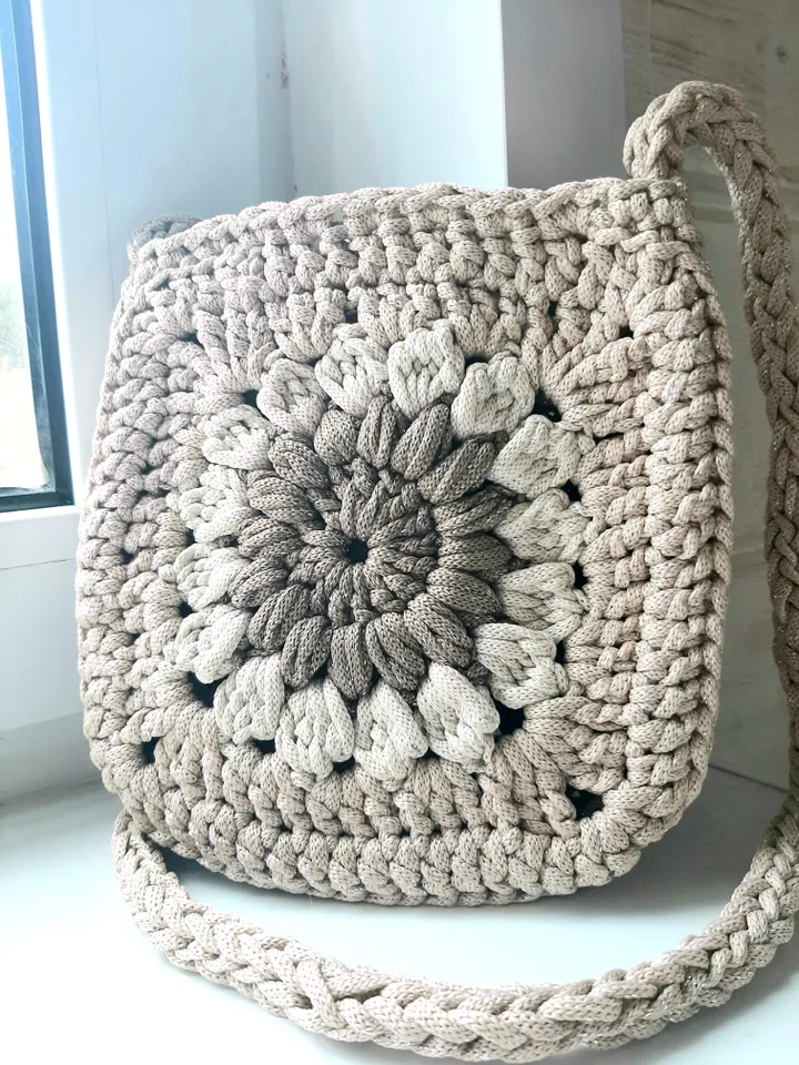 Crochet Boho Chic Handbag Granny Square Sunflower Shoulder Bag Phone Bag