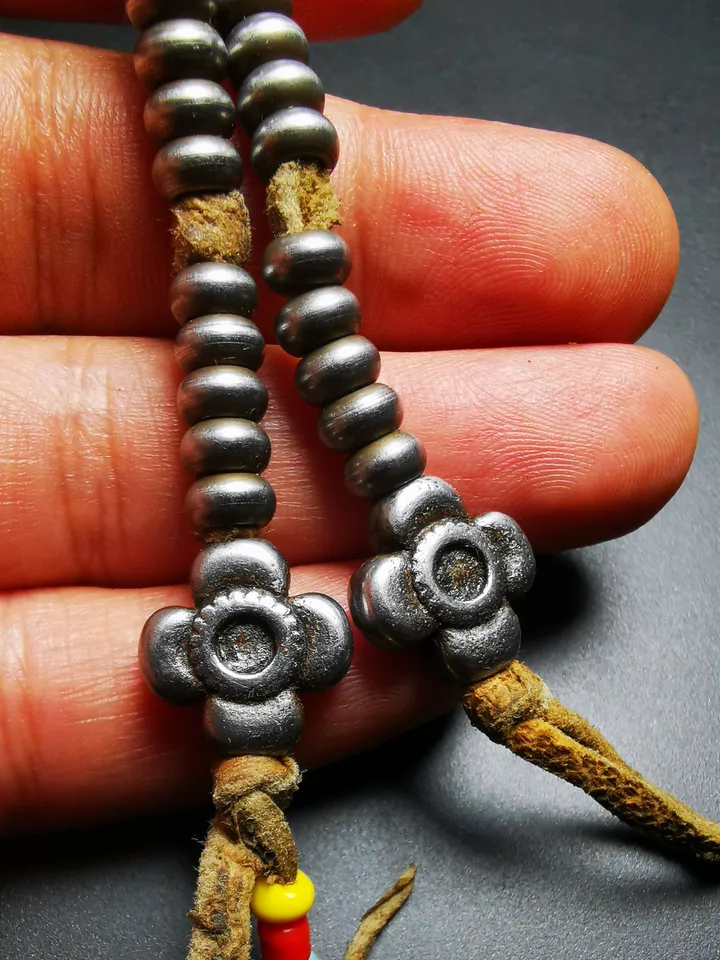 Gandhanra Handmade Tibetan Buddhist Mala Counters,Prayer Bead Counters,with Flower Pendant,Made of Cold Iron