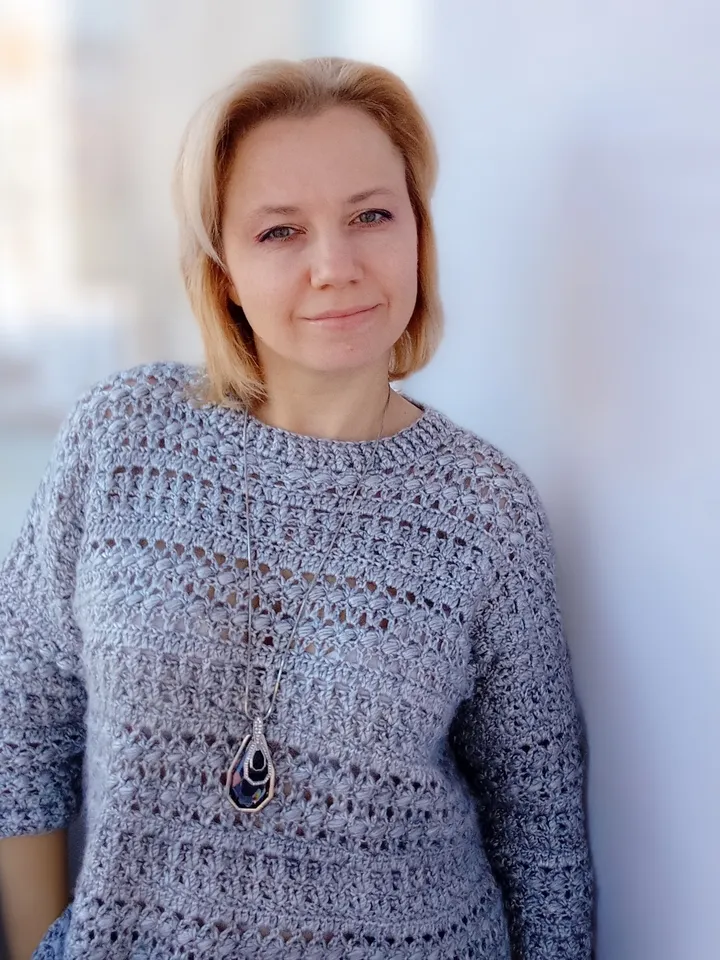 Oversized Cosy Women's Sweater Lea Crochet Pattern