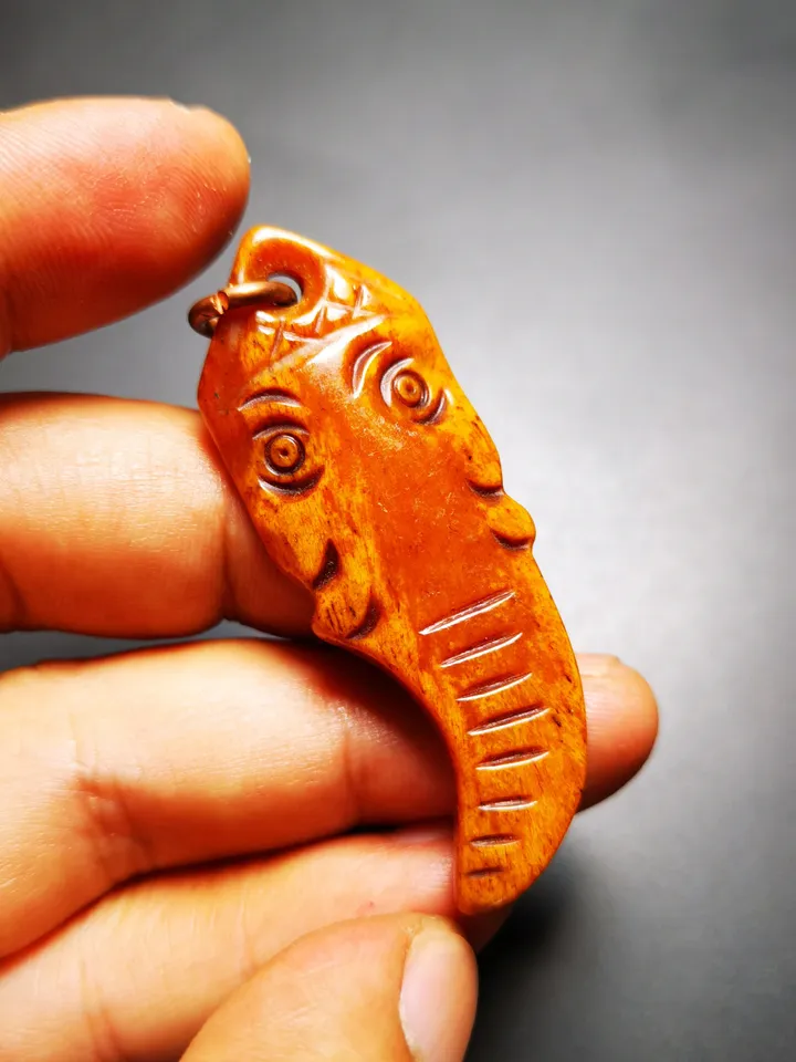 Gandhanra Unique Tibetan Yak Bone Carved Ganesha (Elephant God) Amulet Pendant