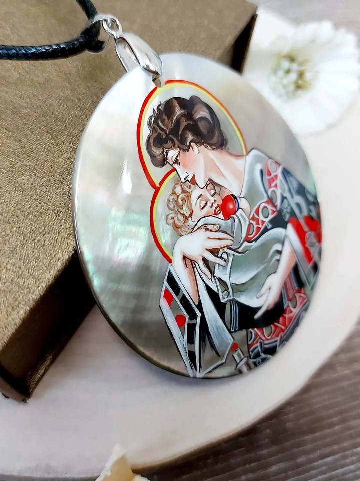 Beautiful Russian Pendant painted "Mother and child" miniature painting Russian necklace Fine art jewelry Gift for her Fedoskino Exclusive