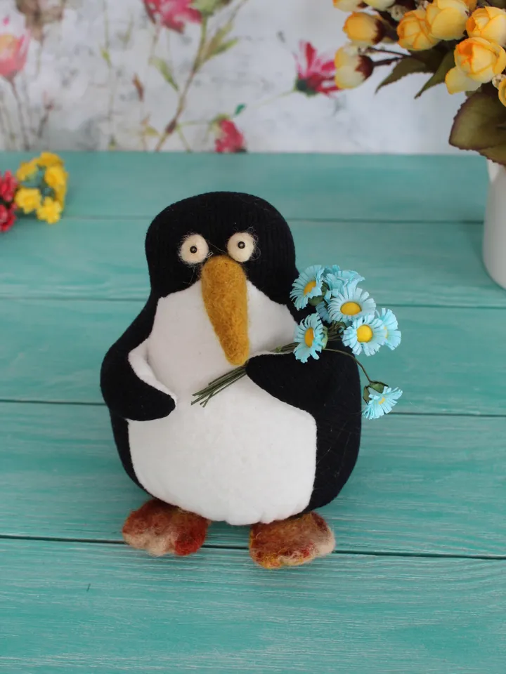 Stuffed animal pattern – Penguin Toy sewing pattern and video class - Christmas gift idea