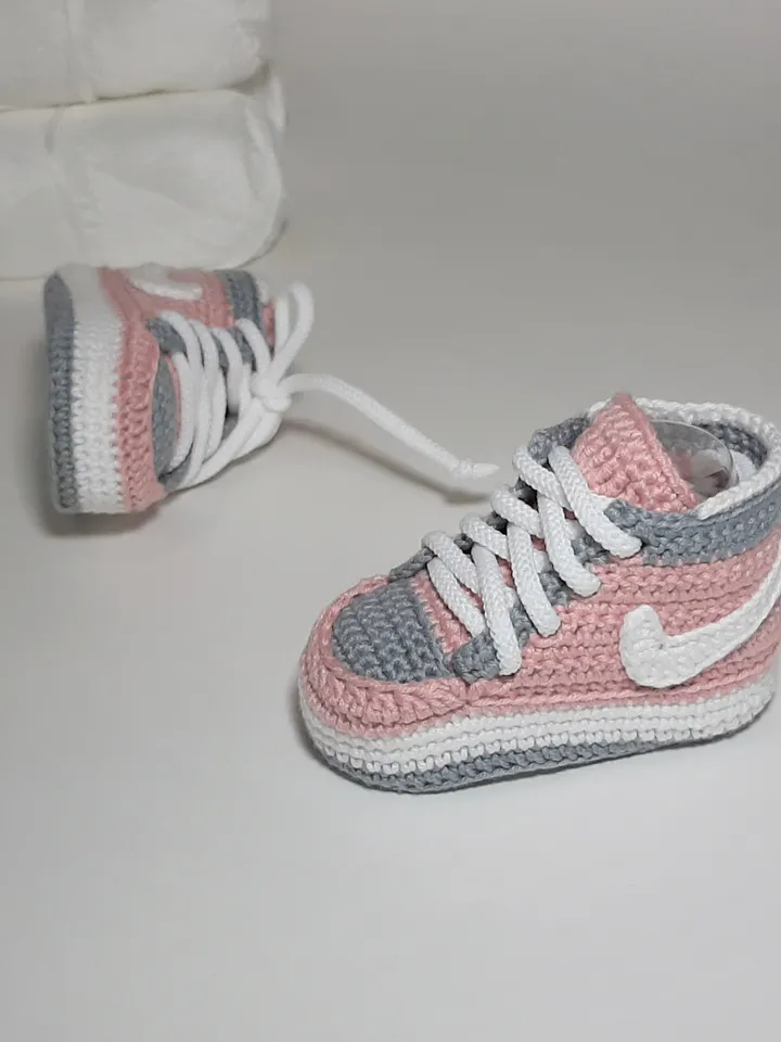 Baby girl booty, pink sneakers, crochet newborn shoes baby girl clothes, postpartum gift, newborn photo shoot, baby gift