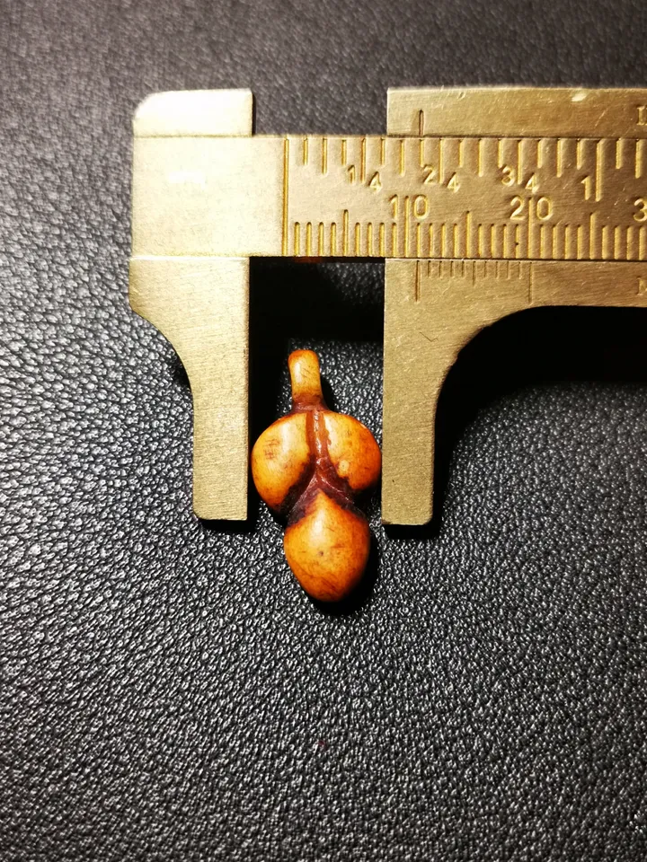 Gandhanra Tibetan Bone Carved Nubro Amulet,Mani Jewel/Wish-Fulfilling Cintamani, Pendant for Mala,Prayer Beads Accessories