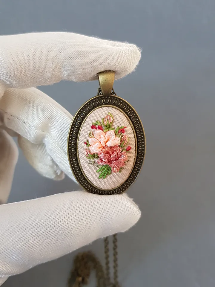 Hand embroidery pendant for her, embroidery jewelry, handmade necklace, Christmas gift and Mother day gift