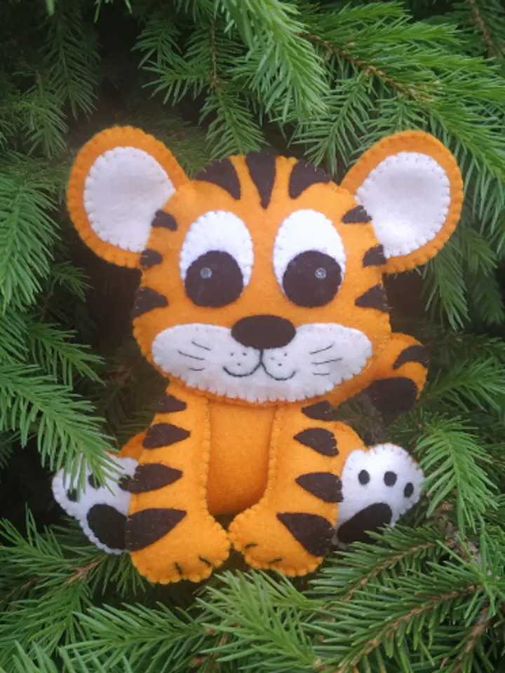 Christmas ornament, felt tiger, Christmas gift, felt Christmas ornaments, felt toys, Christmas decor, Christmas tree decoration, felt tiger ornament, Christmas toys, felt animals toddler kids toys, baby shower gift
