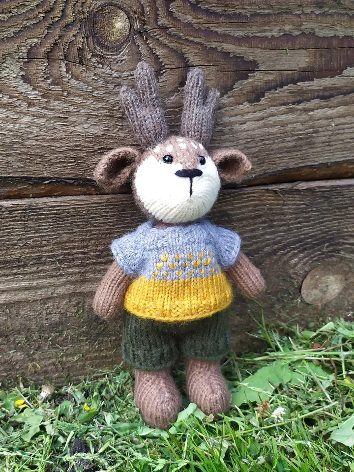 Handmade toy deer | Knitted toy