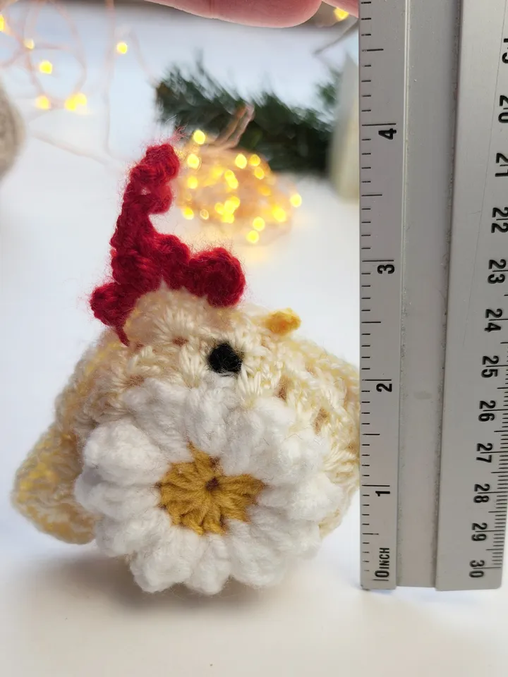 Granny Square Chick Crochet Pattern – Adorable Christmas Tree Ornament