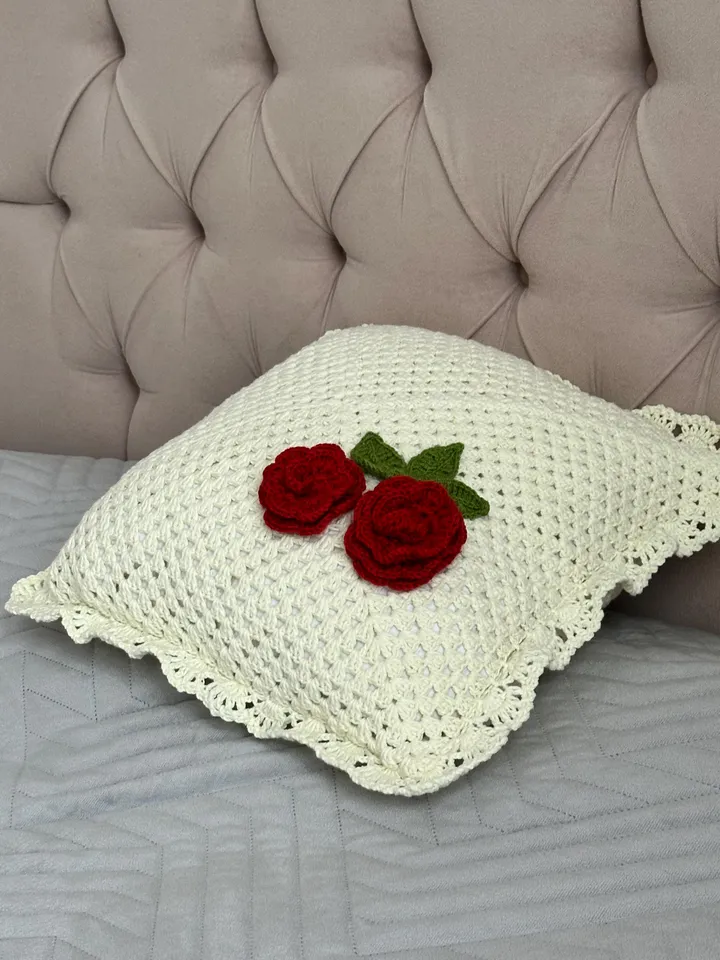 Crochet simple pattern, pillow case with roses, easy handmade, envelope or button opening, Eng, Cute Roses Granny square Cushion Cover