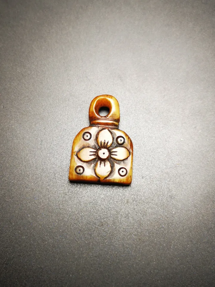 Yak Bone Carved Gesang Flower Pendant,Bead Counter Clip Pendant for Mala, Prayer Bead Accessories,Gandhanra Tibetan Amulet