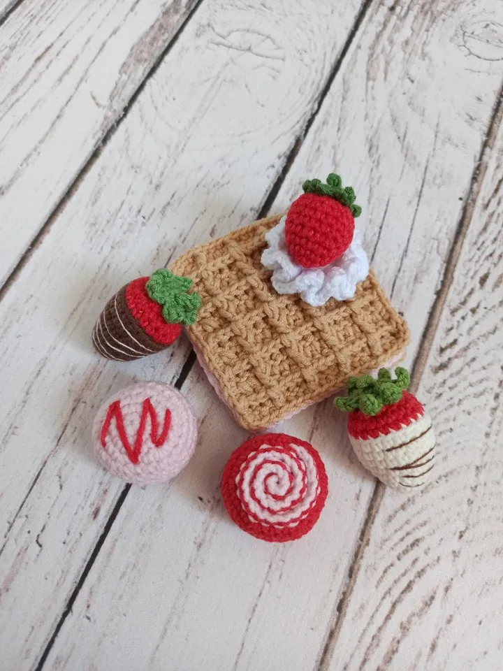 Set crochet sweets, crochet strawberry,food pretend to play, children kitchen