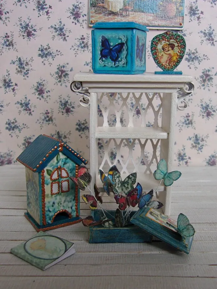 Doll furniture and accessories in scale 1:12.1:12 scale.