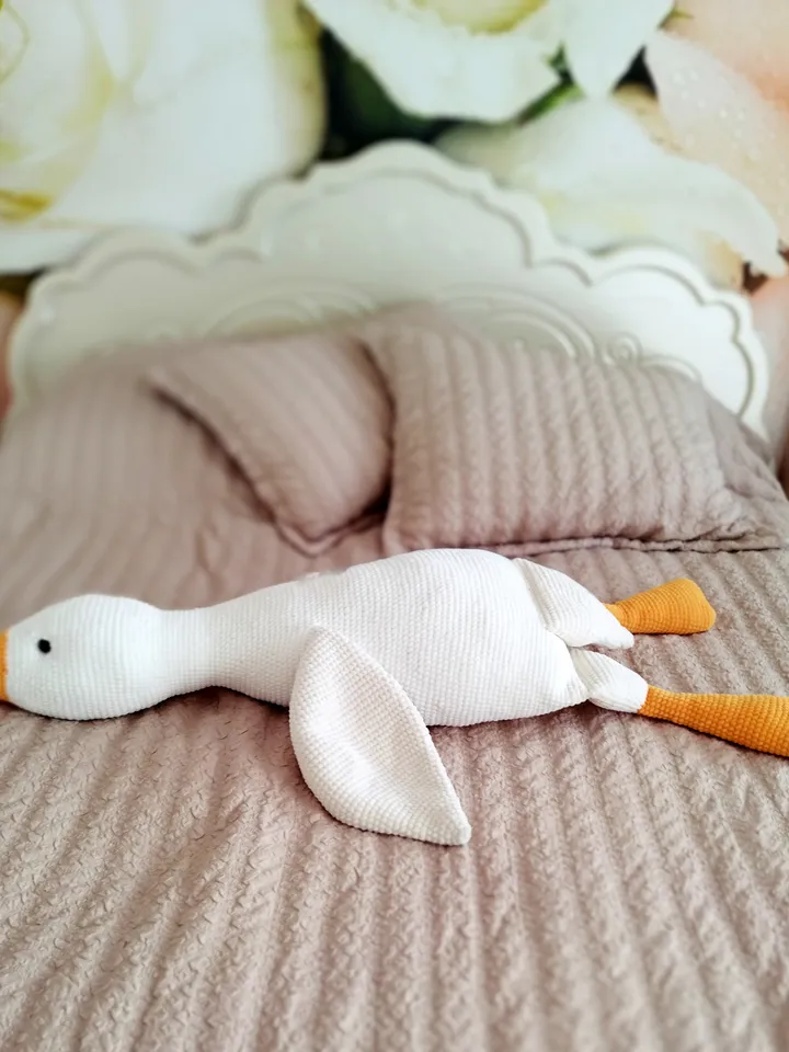Crochet pattern big Goose 47 inch / Amigurumi Big Goose for Hugs / Pattern in English / Scandi-Style Nursery Décor