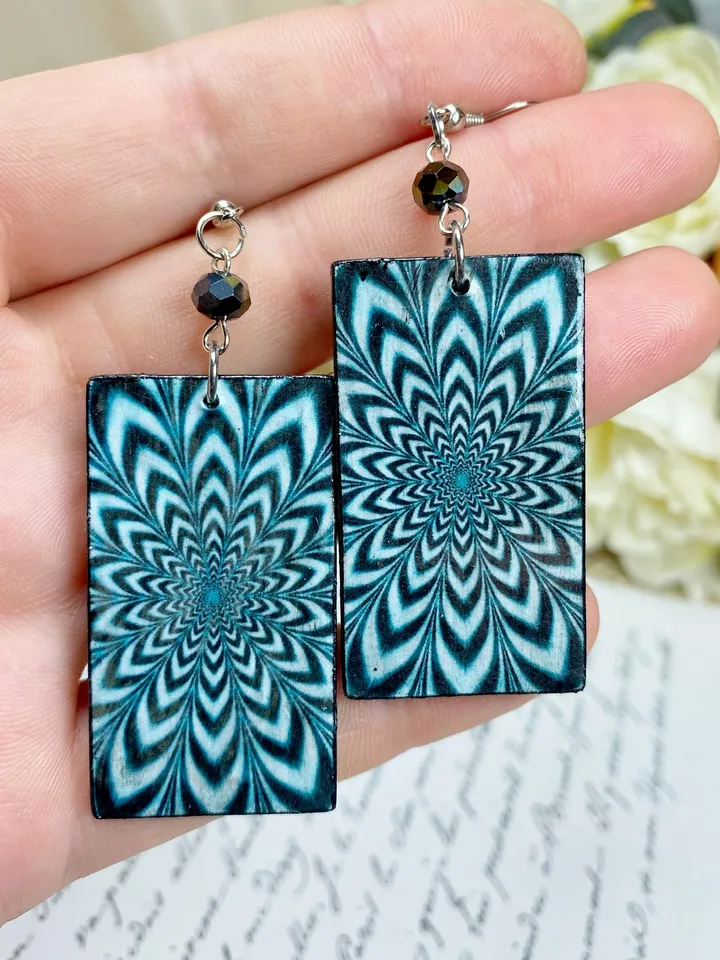 Handmade earrings. Optical illusion. Individual design.
