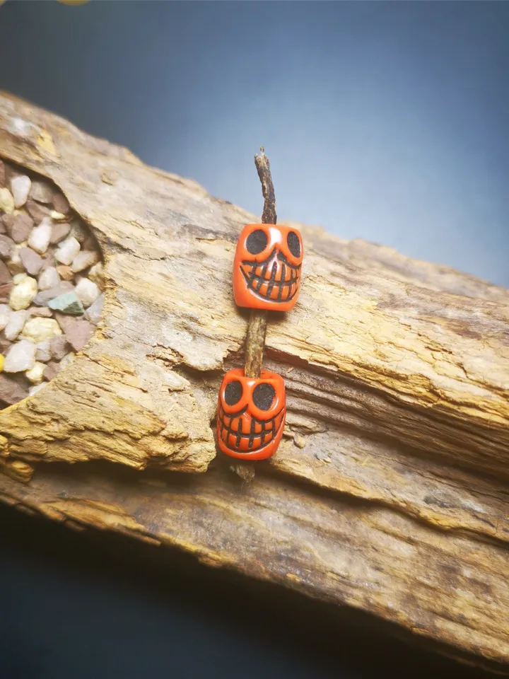 Gandhanra Tibetan Glaze Azure Stone Skull Sītavana Pendant, Hand-Carved Pendant for Mala,Prayer Beads Accessories