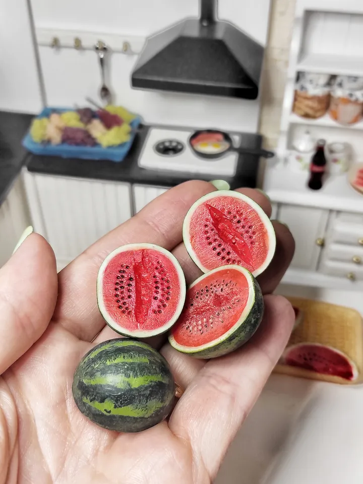 Realistic Watermelon for dollhouse, miniature, doll house, food, gift ideas, mini fruit, dollhouse miniatures, micro