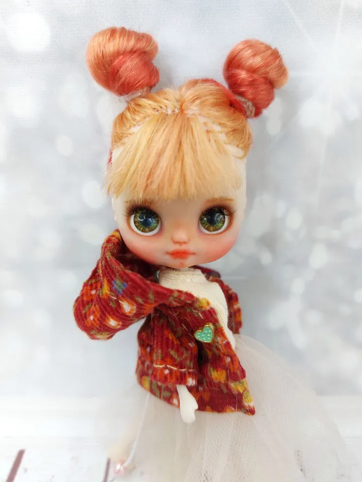 reserve. Adorable little doll. Red-haired Petite Blythe with green eyes