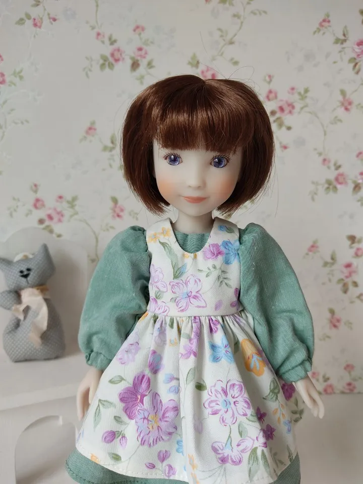 Sewing pattern for Siblies dolls.