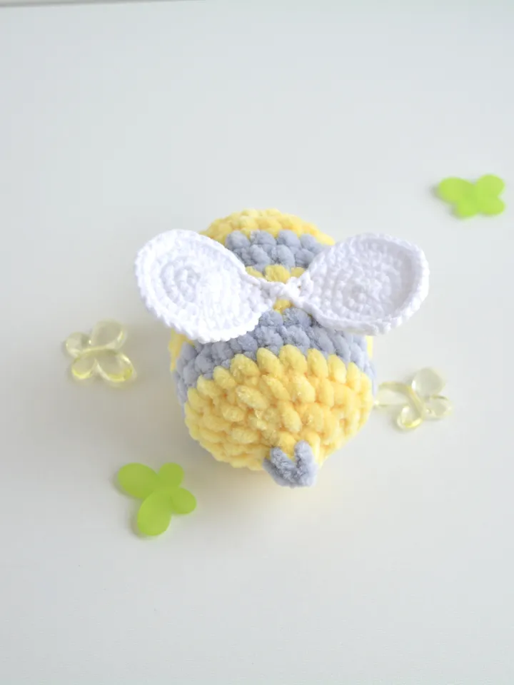 Bumble bee crochet pattern, Bee plush crochet pattern