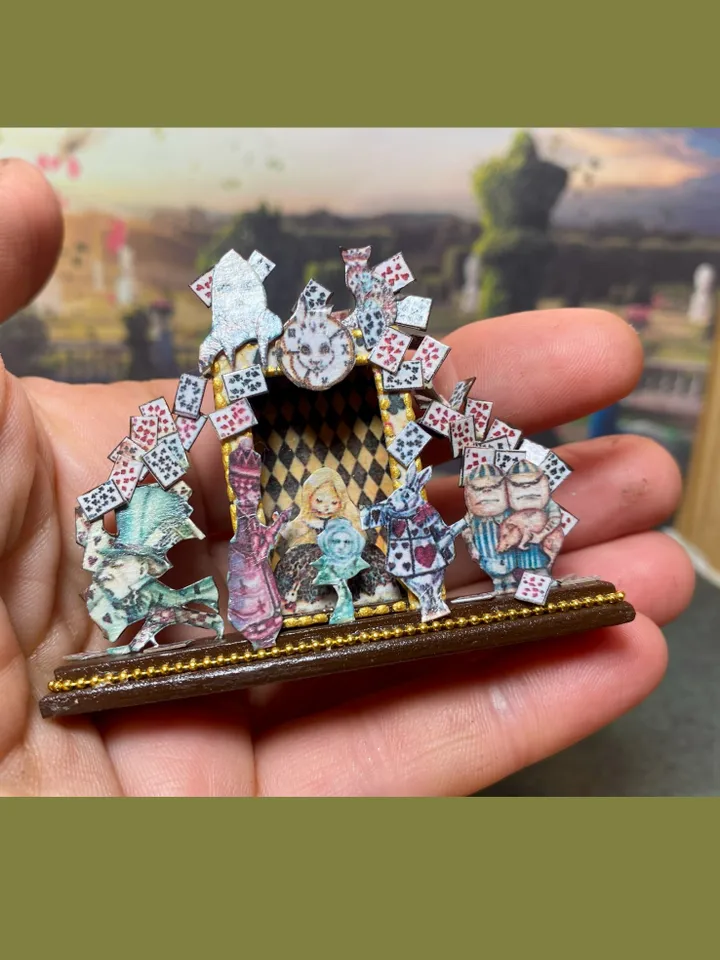 PRINTABLE DIGITAL DOWNLOAD. TUTORIAL.Video tutorial on creating a puppet theater.1:12
