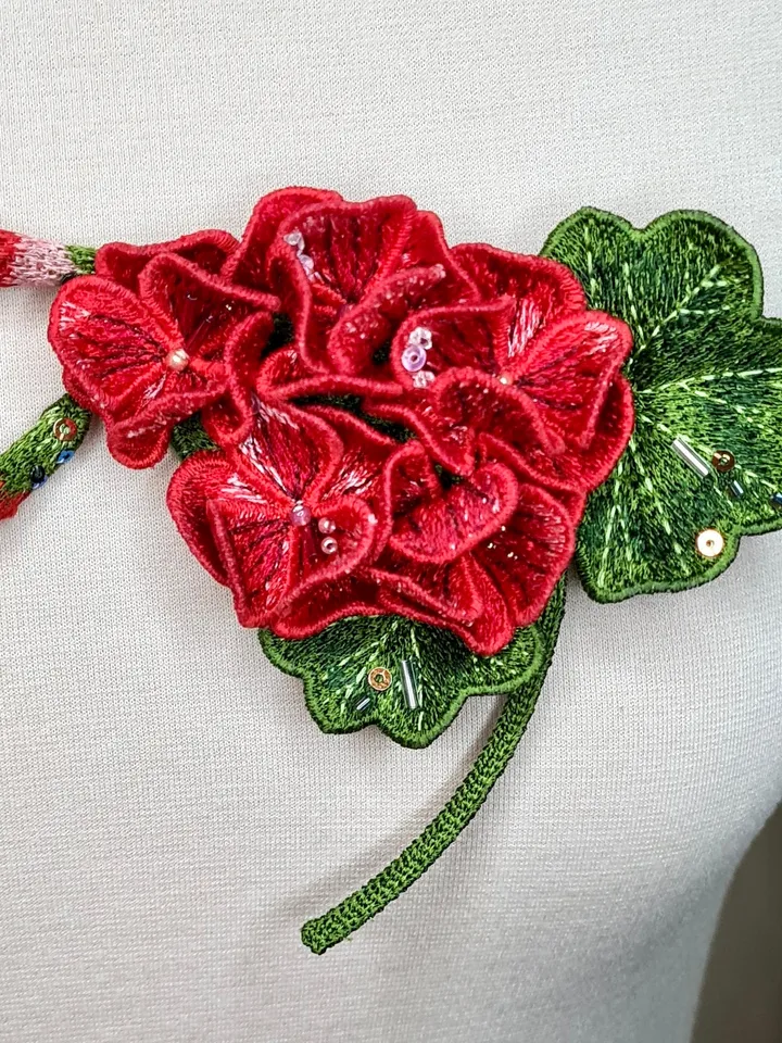 FSL geranium machine embroidery design for brooches and other jewelry, Free standing lace flower embroidery pattern