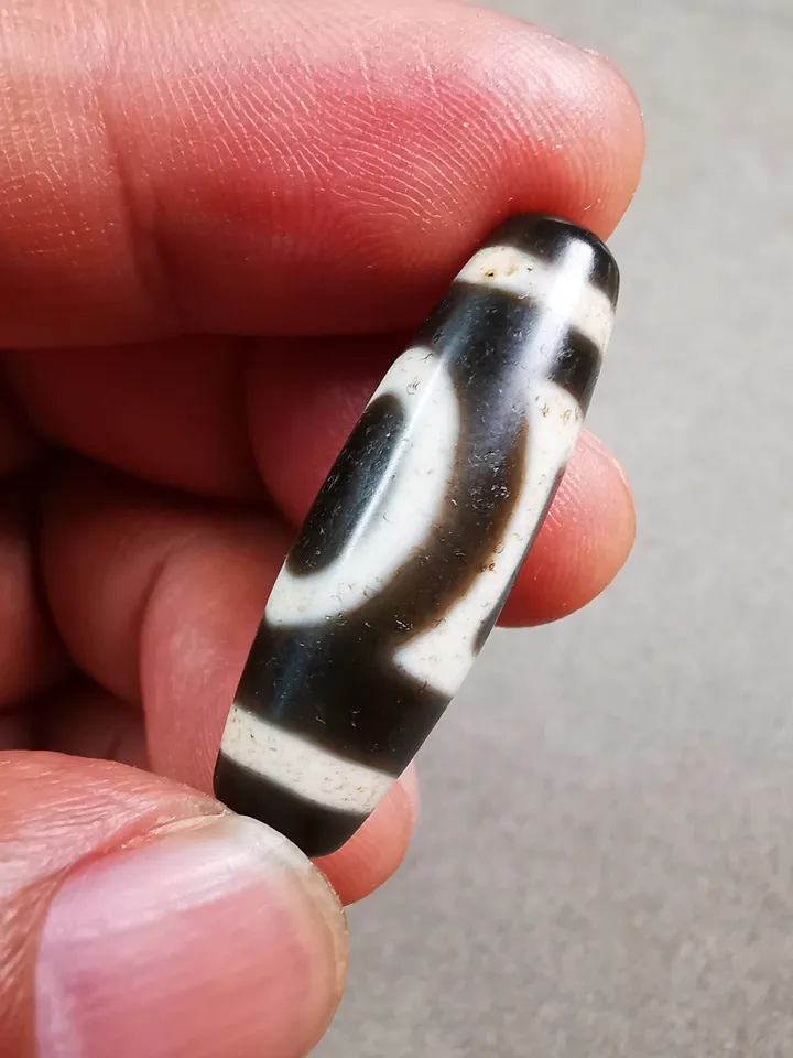 Gandhanra Tibetan Heaven & Earth Dzi Bead,Tibetan Chung,Protective Amulet,Small Size 34*10 mm