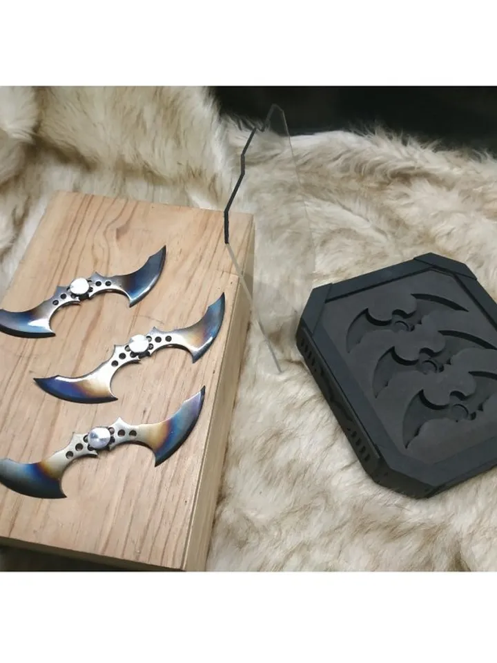 Batman cosplay - Batarang - a set of batarangs - made of steel - One unit is a 3