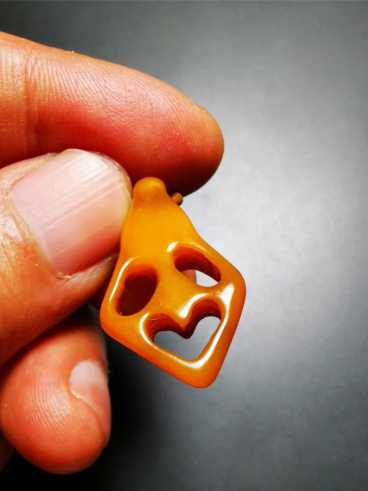 Gandhanra Tibetan Yak Bone Carved Amulet,Ghost Skull Pendant