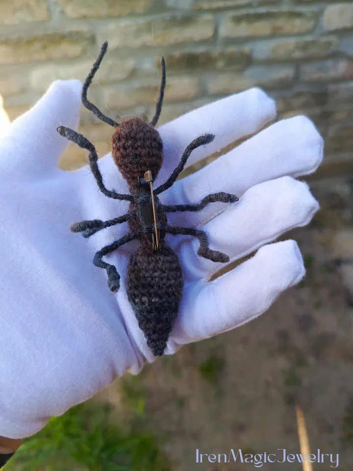 Realistic Black Ant Brooch – Handmade Crochet Insect Pin
