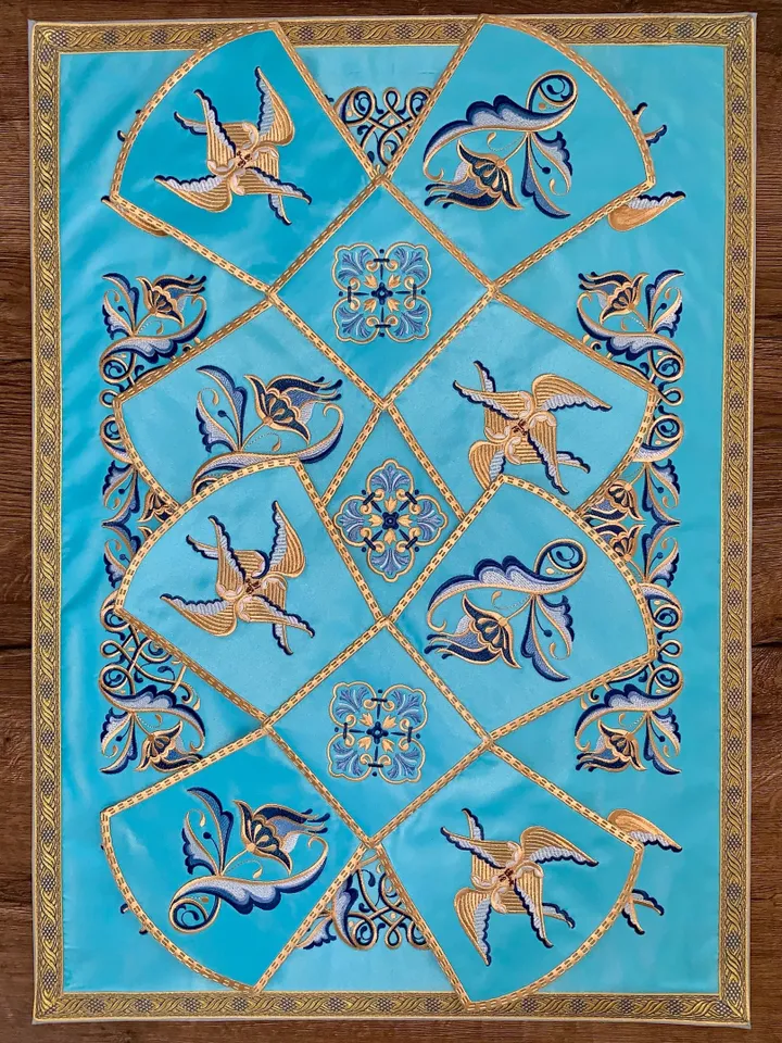 "Drop" is a set of designs for an embroidery machine.