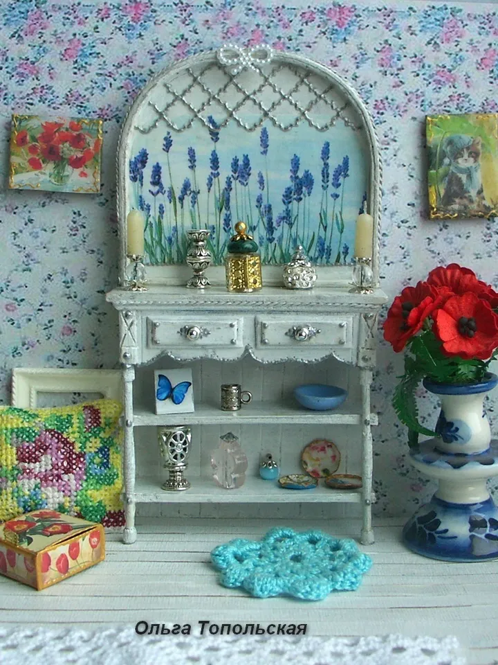 Dressing table for a dollhouse.1:12 scale.