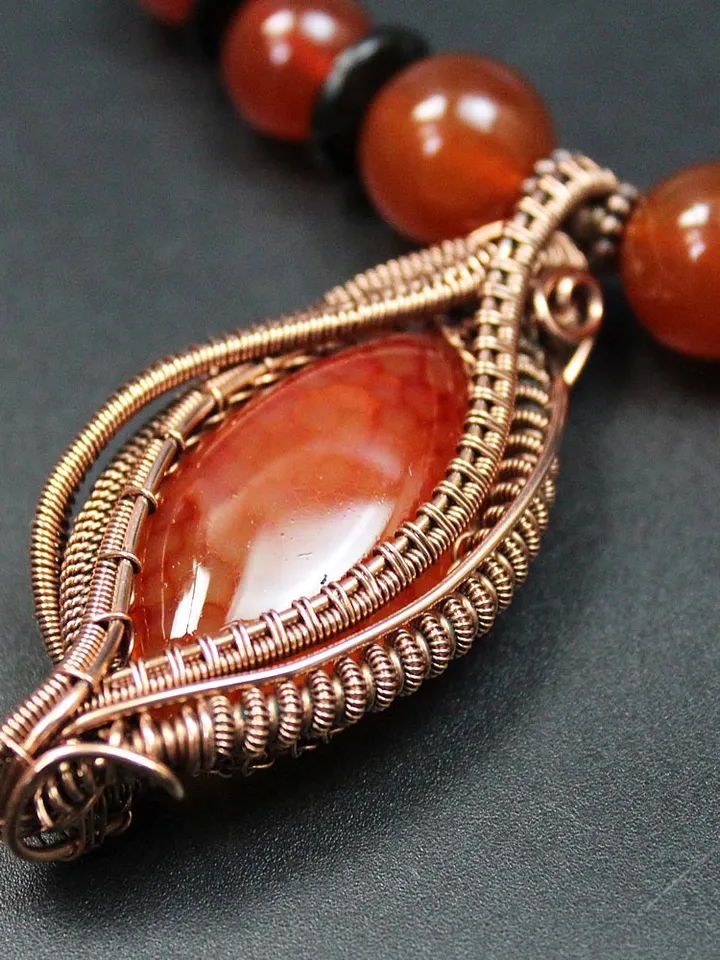 Handmade copper pendant with agate.