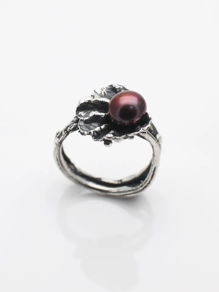 Nature-Inspired Silver Ring with Black Pearl