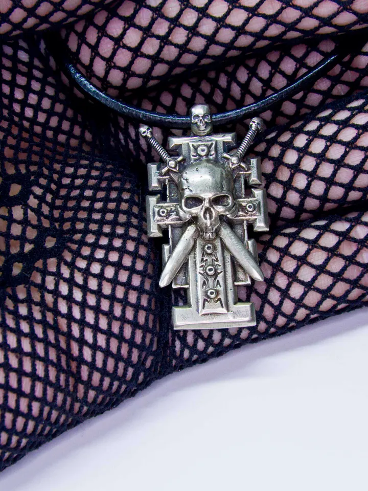 Ordo Xenos Insignia with Skull and Crossed Swords