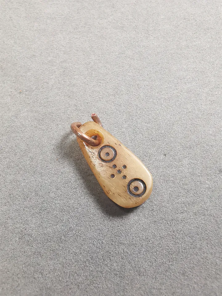 Gandhanra Tibetan Yak Bone Carved Amulet,Bead Counter Pendant,Mani Jewel Amulet for Mala,Prayer Beads