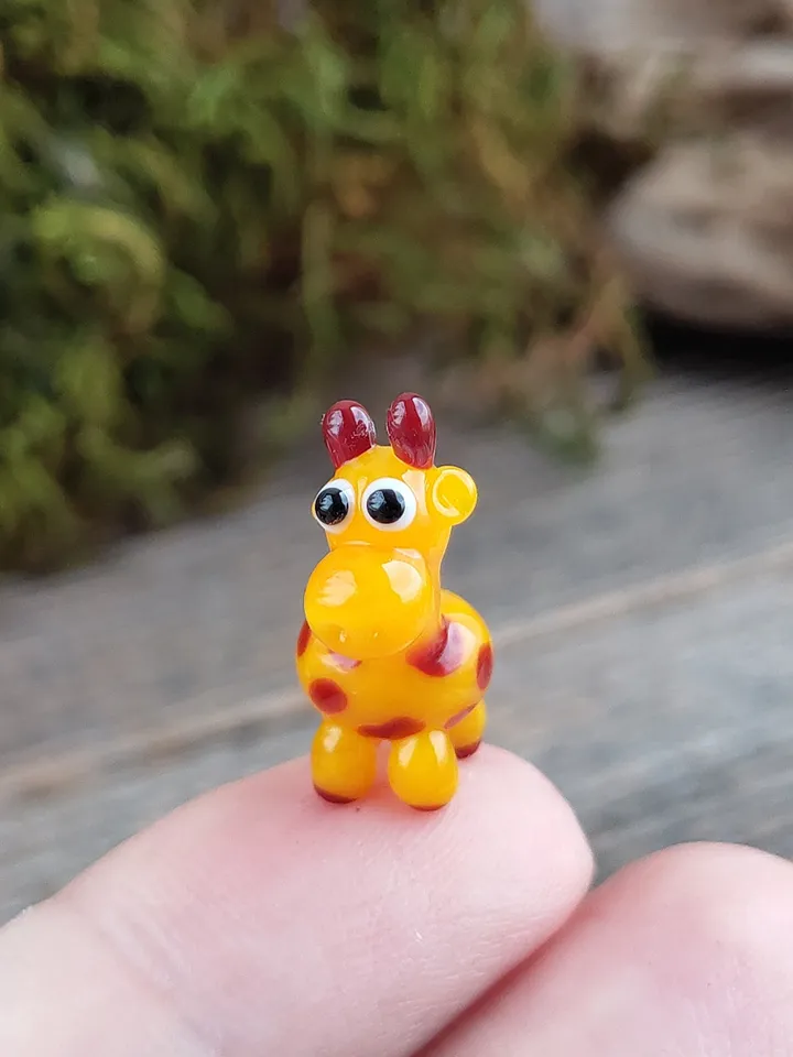 Tiny giraffe miniature, glass animal figurine, africa micro sculpture for terrarium decoration / miniature animals Glass Giraffe sculpture