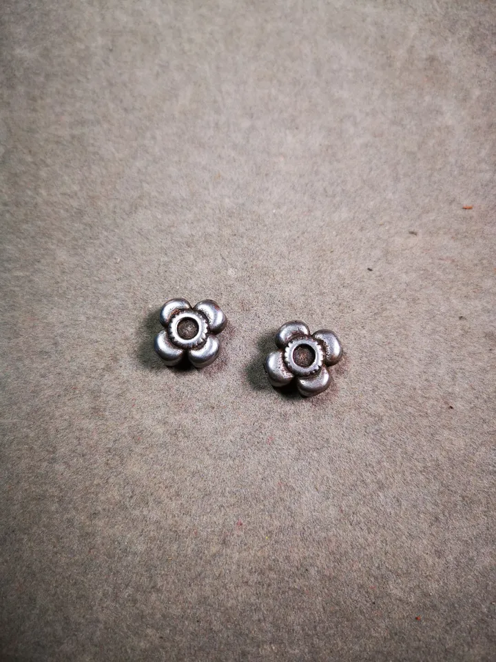 Gandhanra Handmade Tibetan Amulet Pendant,Mini Gesong Flower Bead, Mala Marker Bead Accessories, Made of Cold Iron