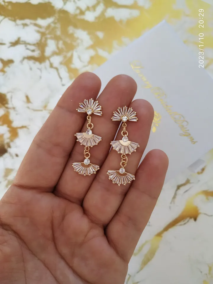 Art Deco Wedding Earrings, Bridal Statement Earrings, Vintage Wedding Jewelry, Fan Earrings, Champagne Gold Swarovski Crystal Bridal Jewelry