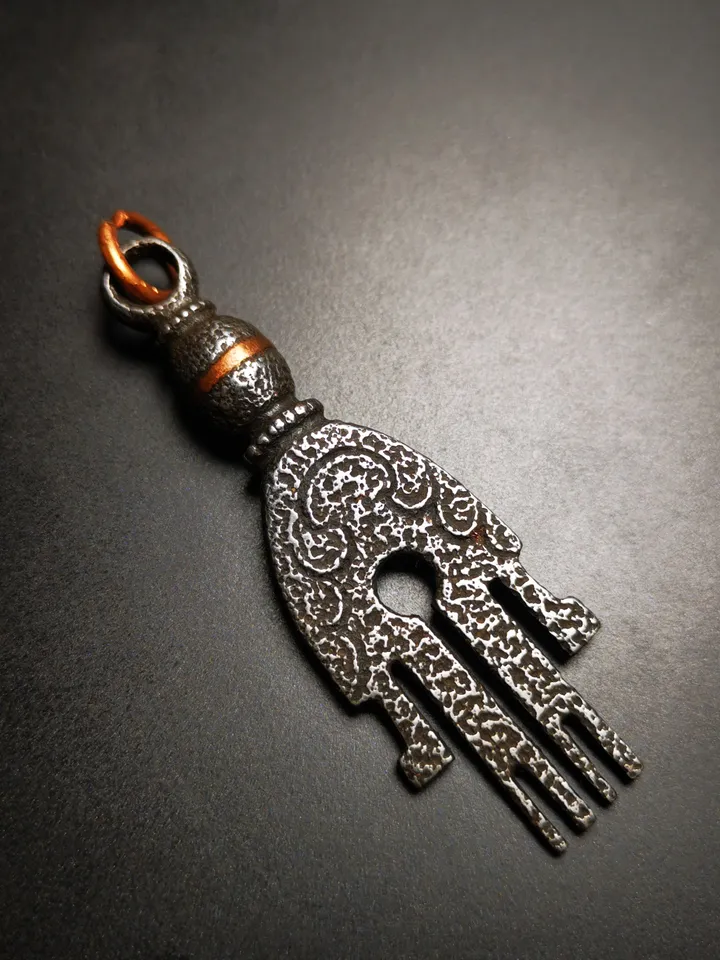 Gandhanra Handmade Tibetan Buddhism Amulet, The Key of Heart Pendant, Made of Cold Iron