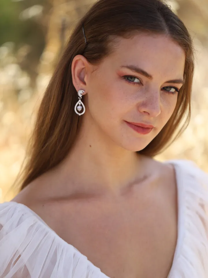 Kate Middleton, Royal Replica Retro Wedding Earrings, Swarovski Crystal Vintage style Statement Bridal Earrings, Gatsby Statement Jewelry