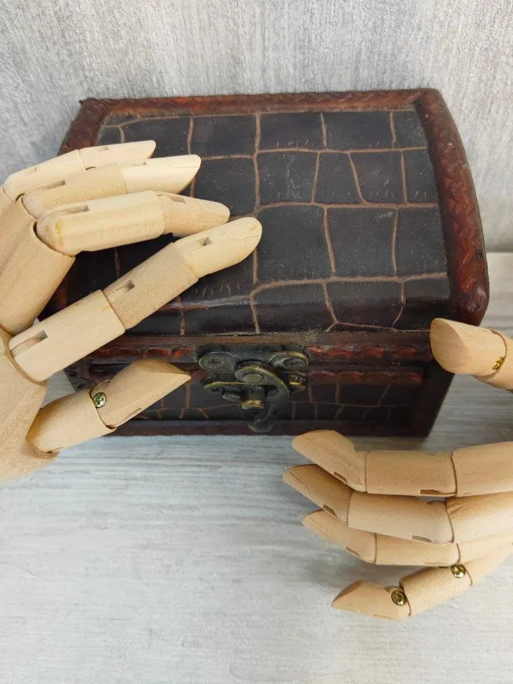 Artistic wooden mannequin 7" 18cm LEFT hand,artist model man 12",sketch mannequin,ring display,Rotating hand ornamentation,skeleton hand