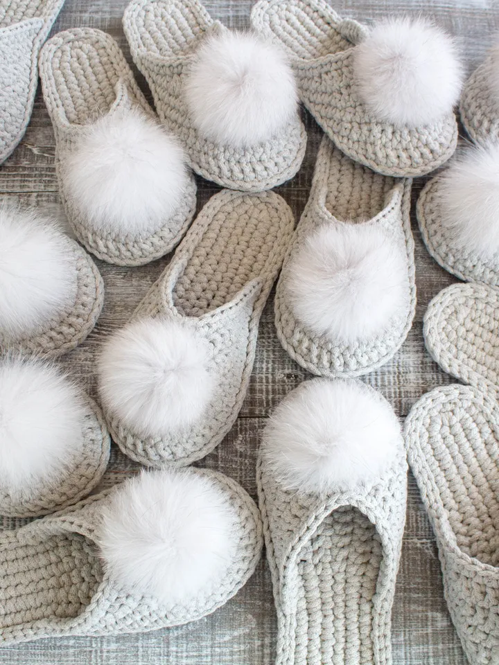 Bride slippers - Bridesmaid slippers - Bridesmaid gift