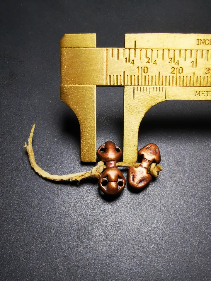 Gandhanra Antique Tibetan Amulet,Mini Vajra Bead Pendant for Mala Prayer Beads,Trantic Buddhism Dharma,Made of Red Copper