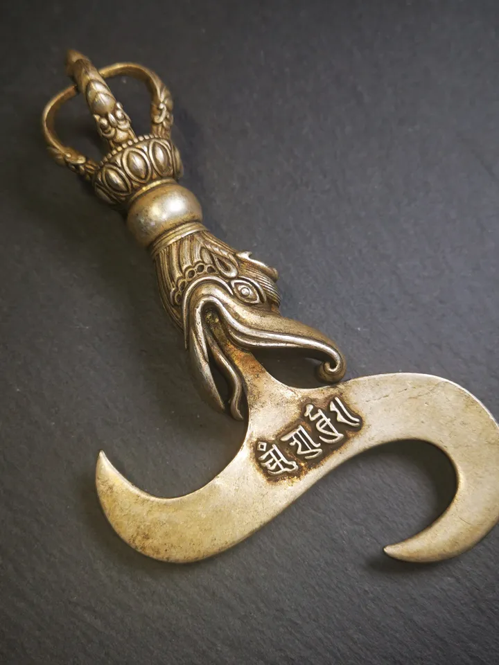 Kartika Knife of the Dakinis - Gandhanra Antique Tibetan Ritual Hook - Tantric Buddhist dharma instruments,30 Yearl Old