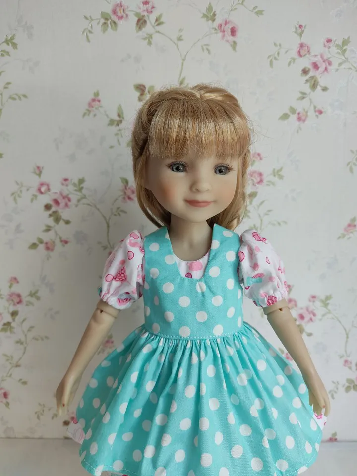 PDF sewing pattern for Ruby Red Fashion friends dolls.