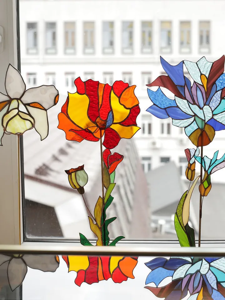 Cornflower on a Brass and Cast Stone Stand, Stained Glass Wildflower, Glass Cornflower Art, Tiffany Style Cornflower, Decorative Field Flower, Cornflower on a Stand, Handmade Glass Flower
